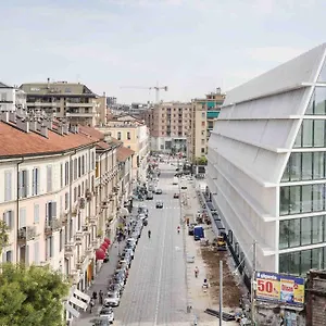 Lovely In The Heart Of Milano